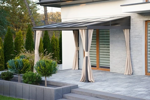 Alumínium terasz előtető 3 x 3 m Tarragona Garden Point függönyökkel bézs színben